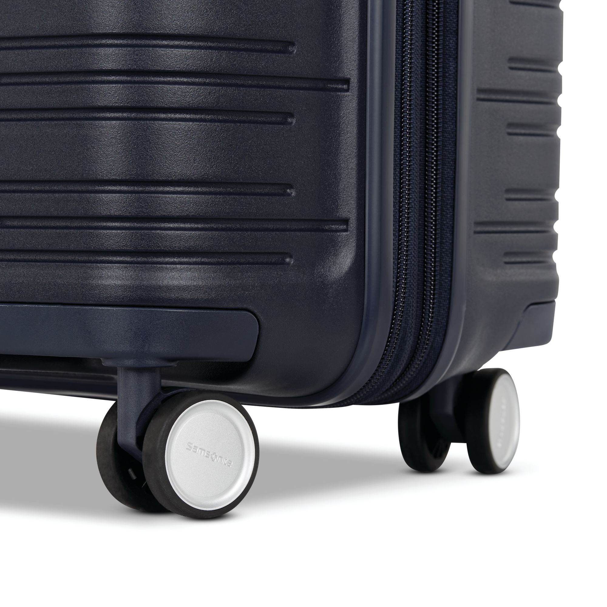 Elevation™ Plus Medium Glider Suitcase — Image 8
