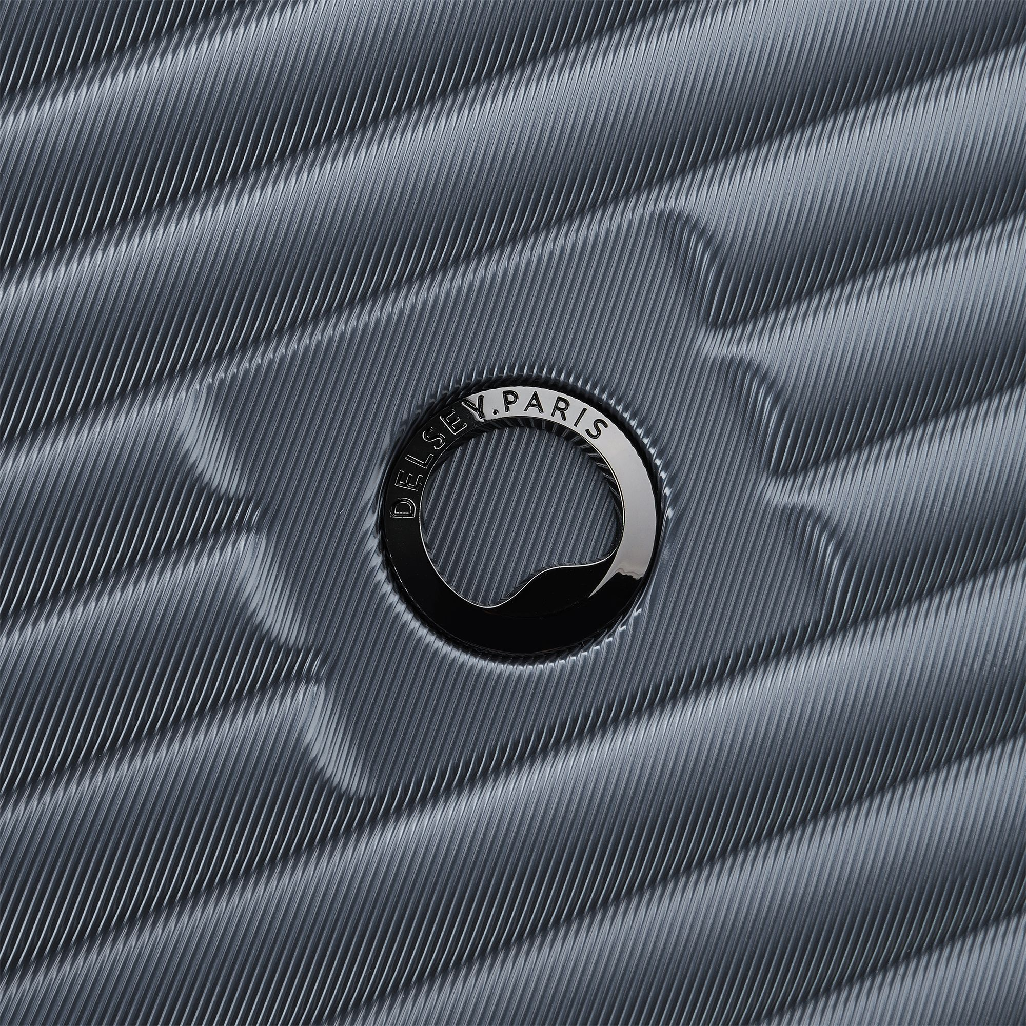 Cruise 3.0 Carry On Expandable Spinner Suitcase — Image 5