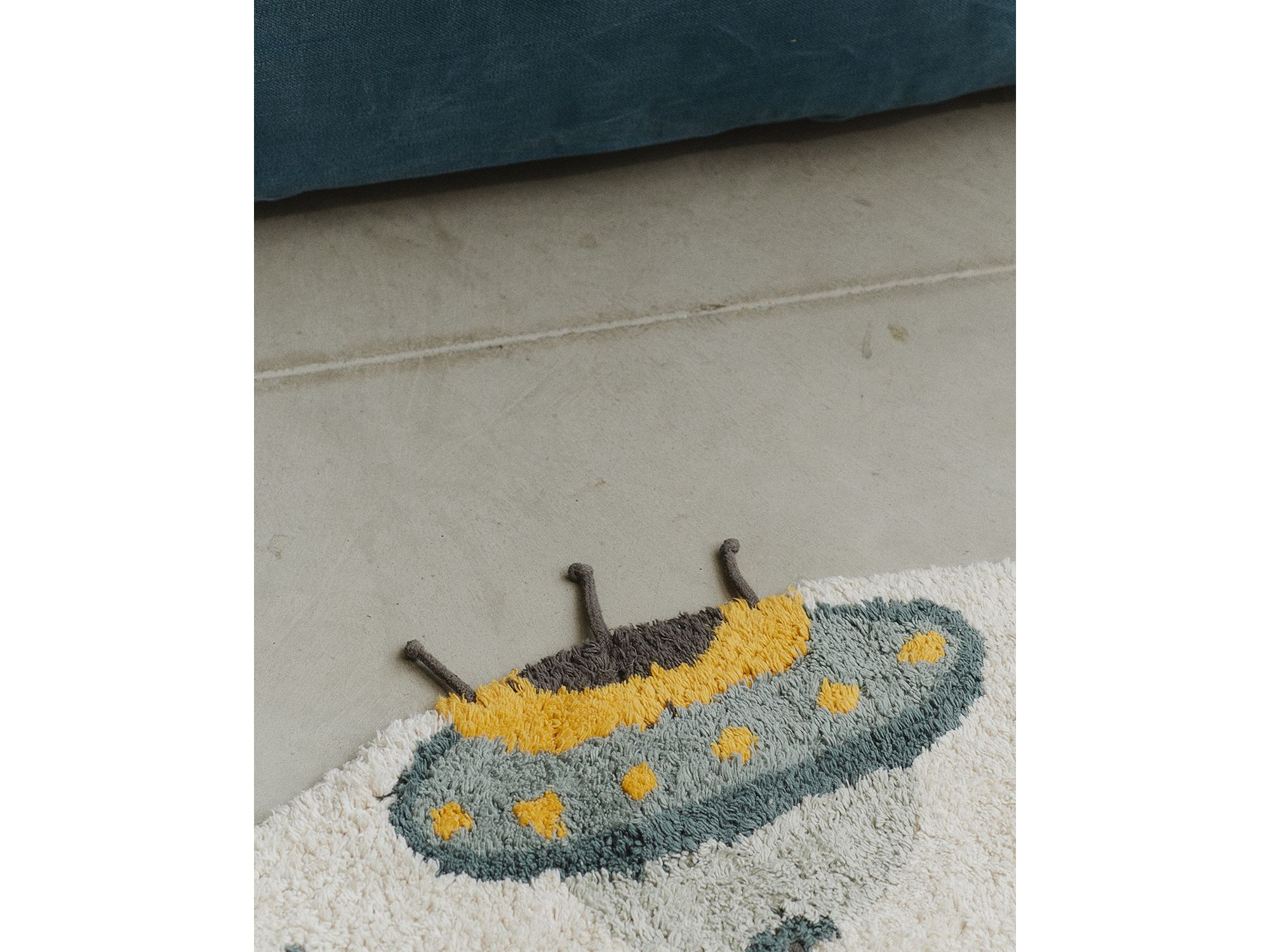 Mom, I want to be an astronaut Interstellar Round Area Rug, 4'7" x 4'7" — Image 4