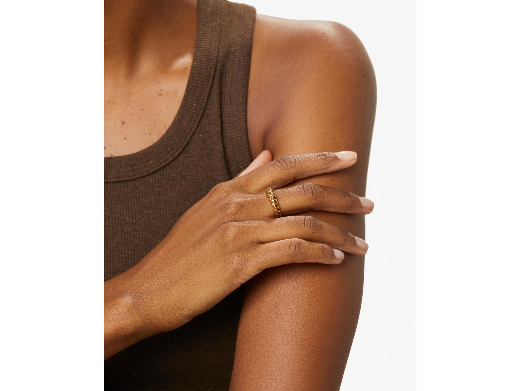 Gold Twist Slim Rope Ring — Image 4