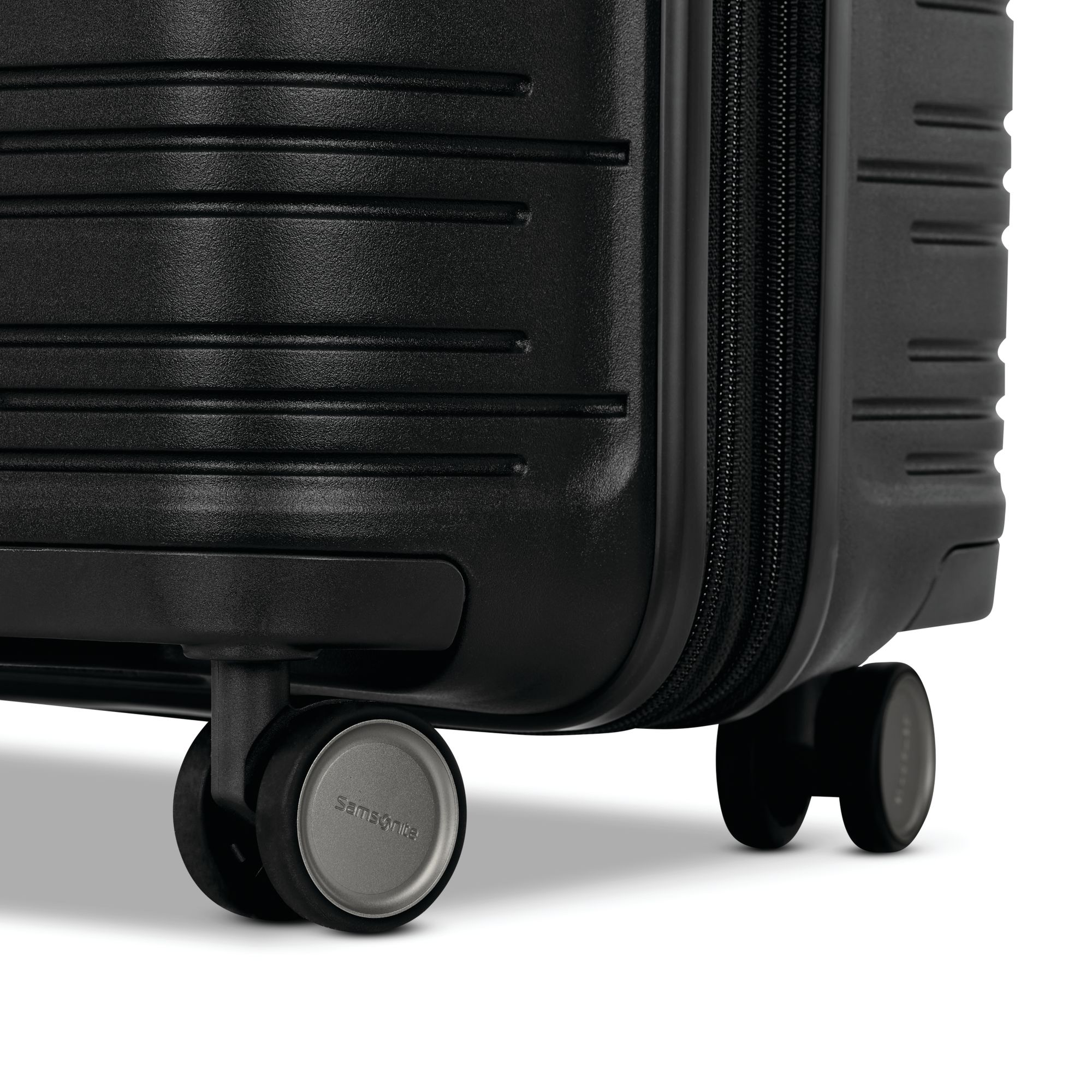 Elevation™ Plus Medium Glider Suitcase — Image 9