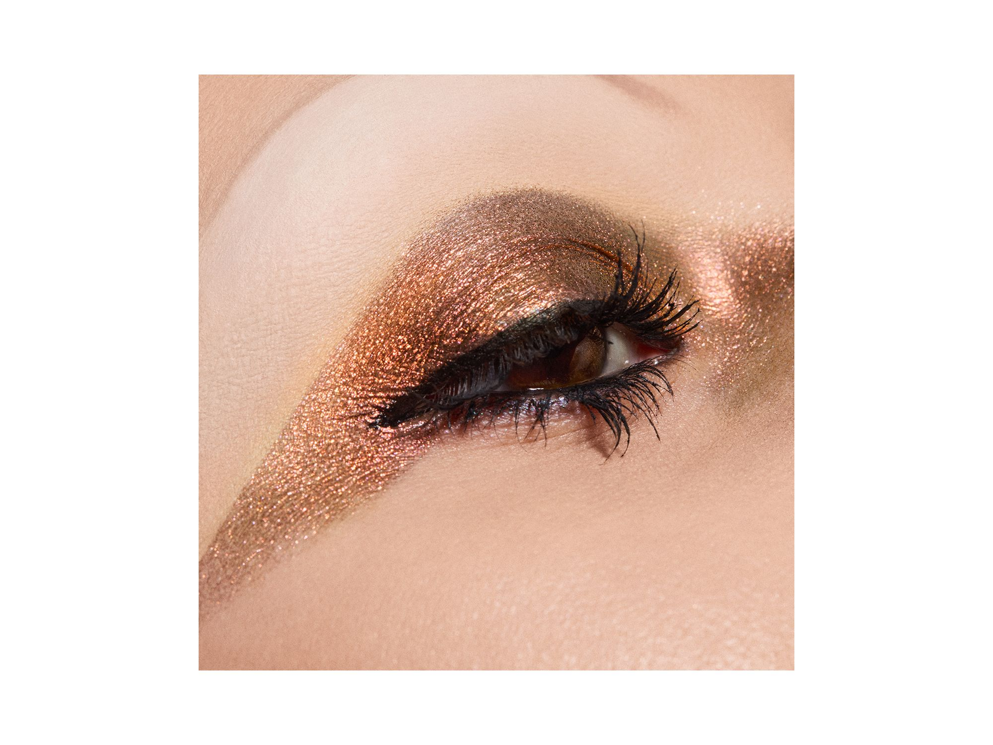 Shade Shifting Chrome Eye Shadow — Image 3