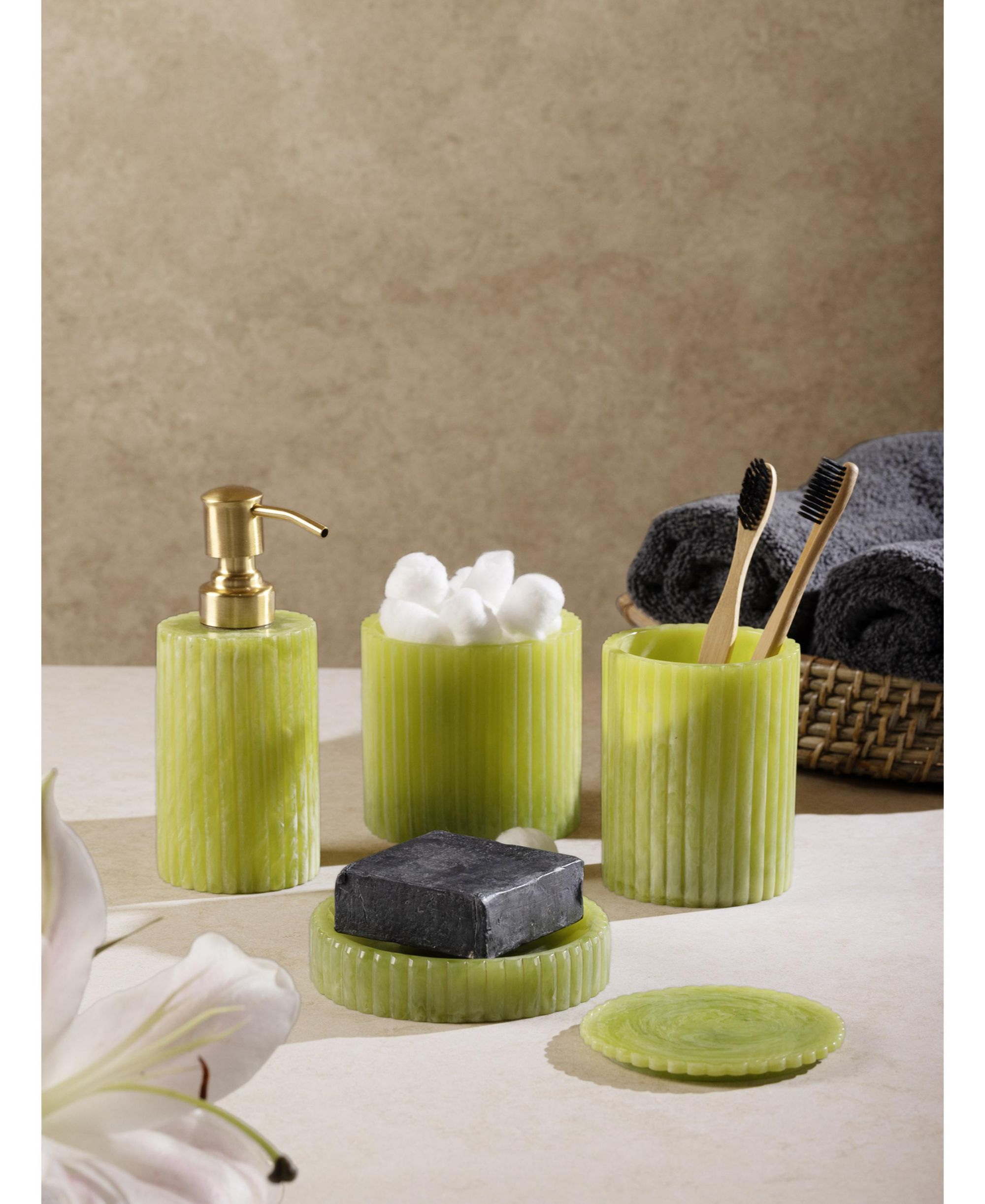 Porto Green Bath Accessories, Set of 4 — Image 3