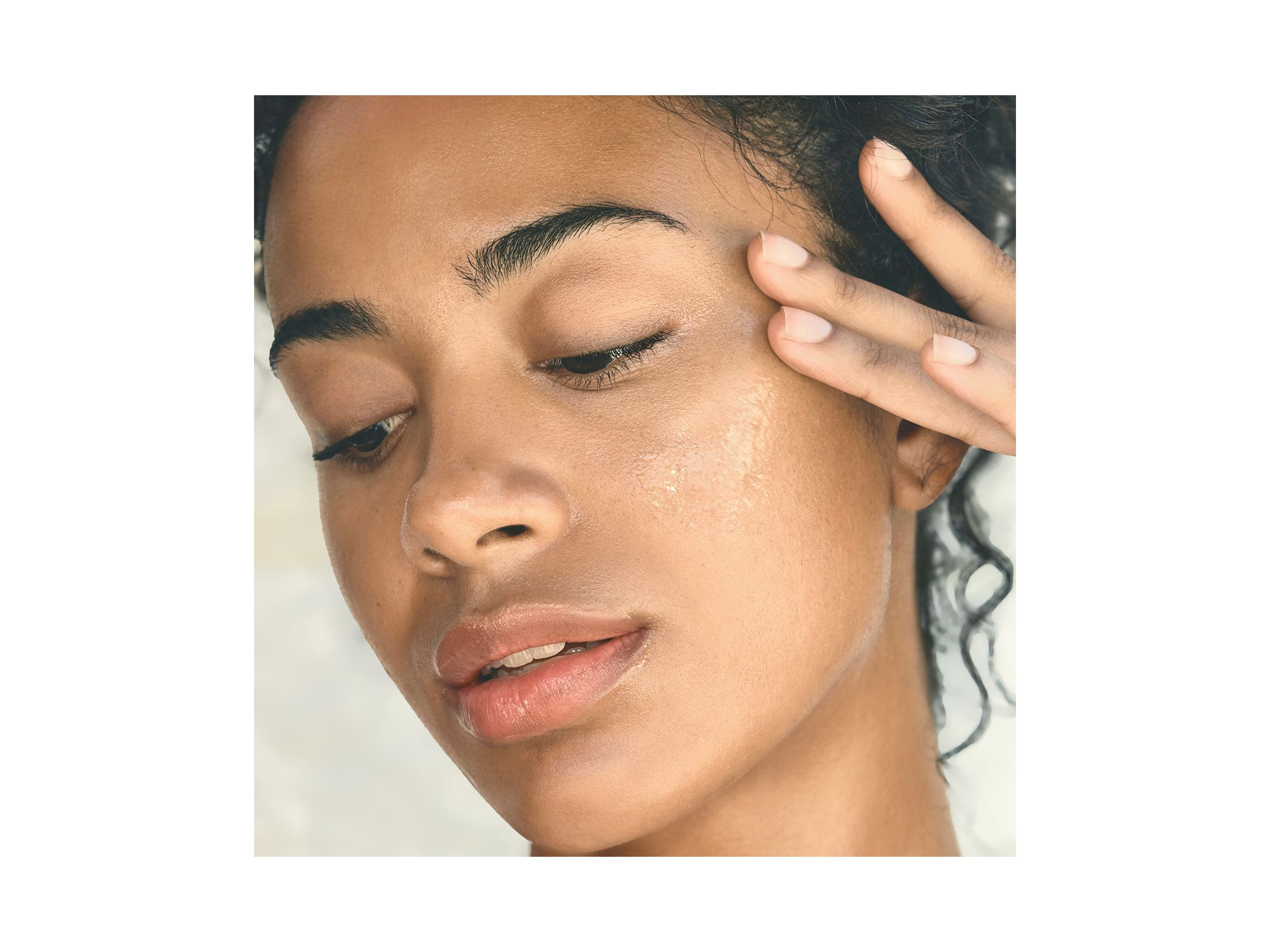 Hydra Essentiel Bi Phase Face Serum with Double Hyaluronic Acid 1 oz. — Image 3