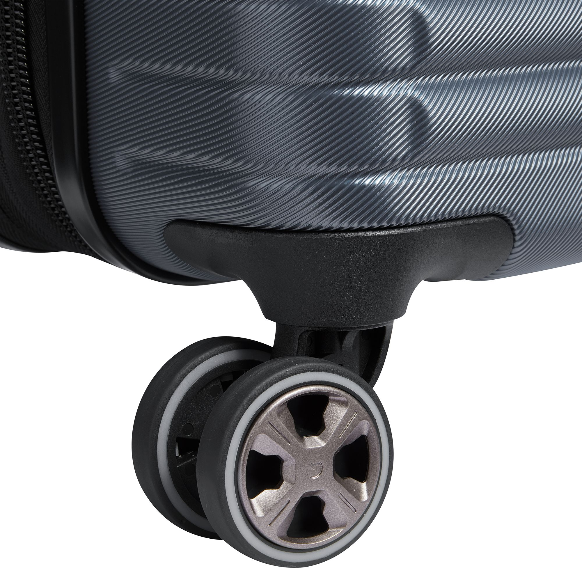 Cruise 3.0 Carry On Expandable Spinner Suitcase — Image 8