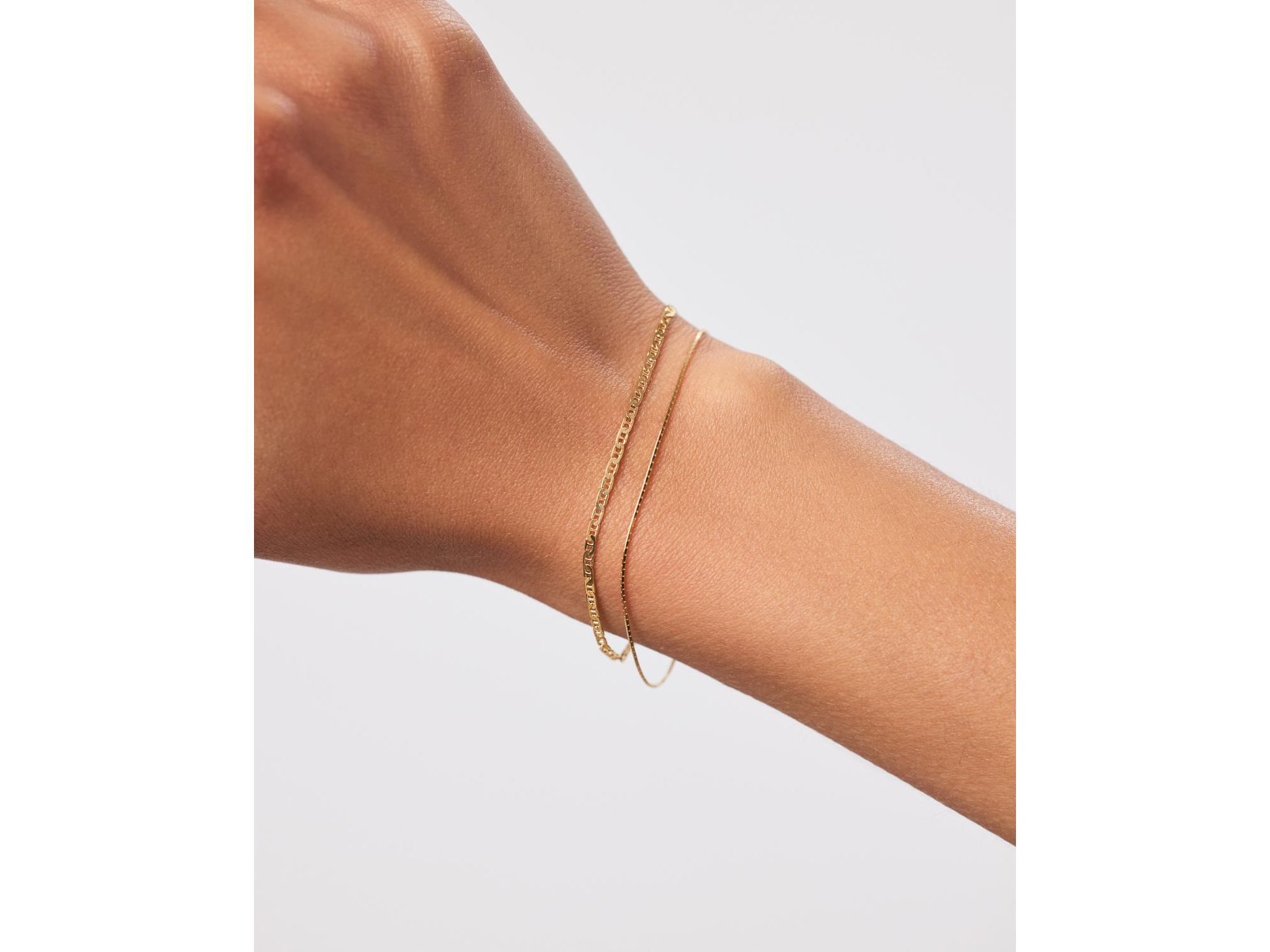 Solid Gold Flat Mariner Chain Bracelet — Image 4