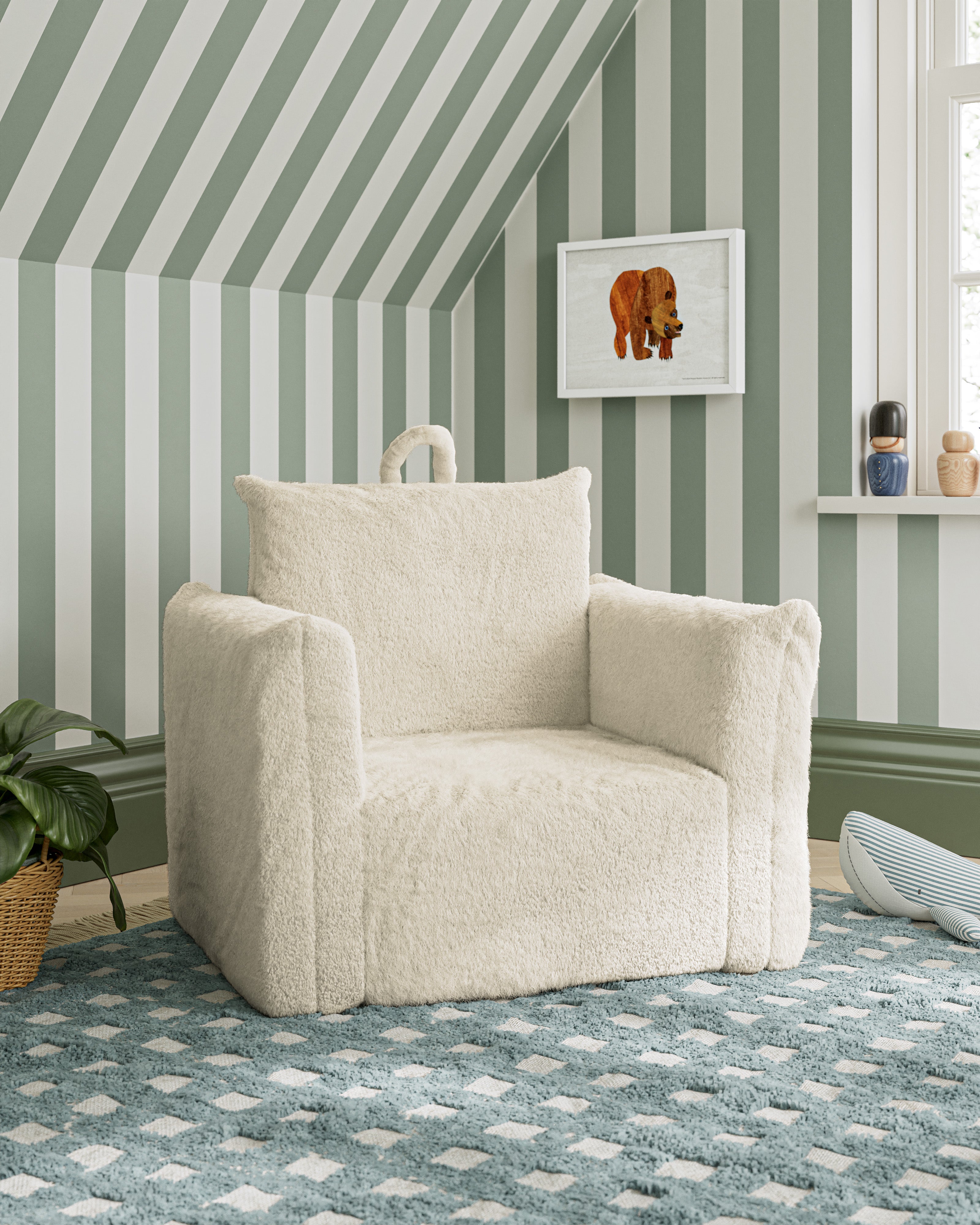 The Hug Mini Chair in Faux Fur