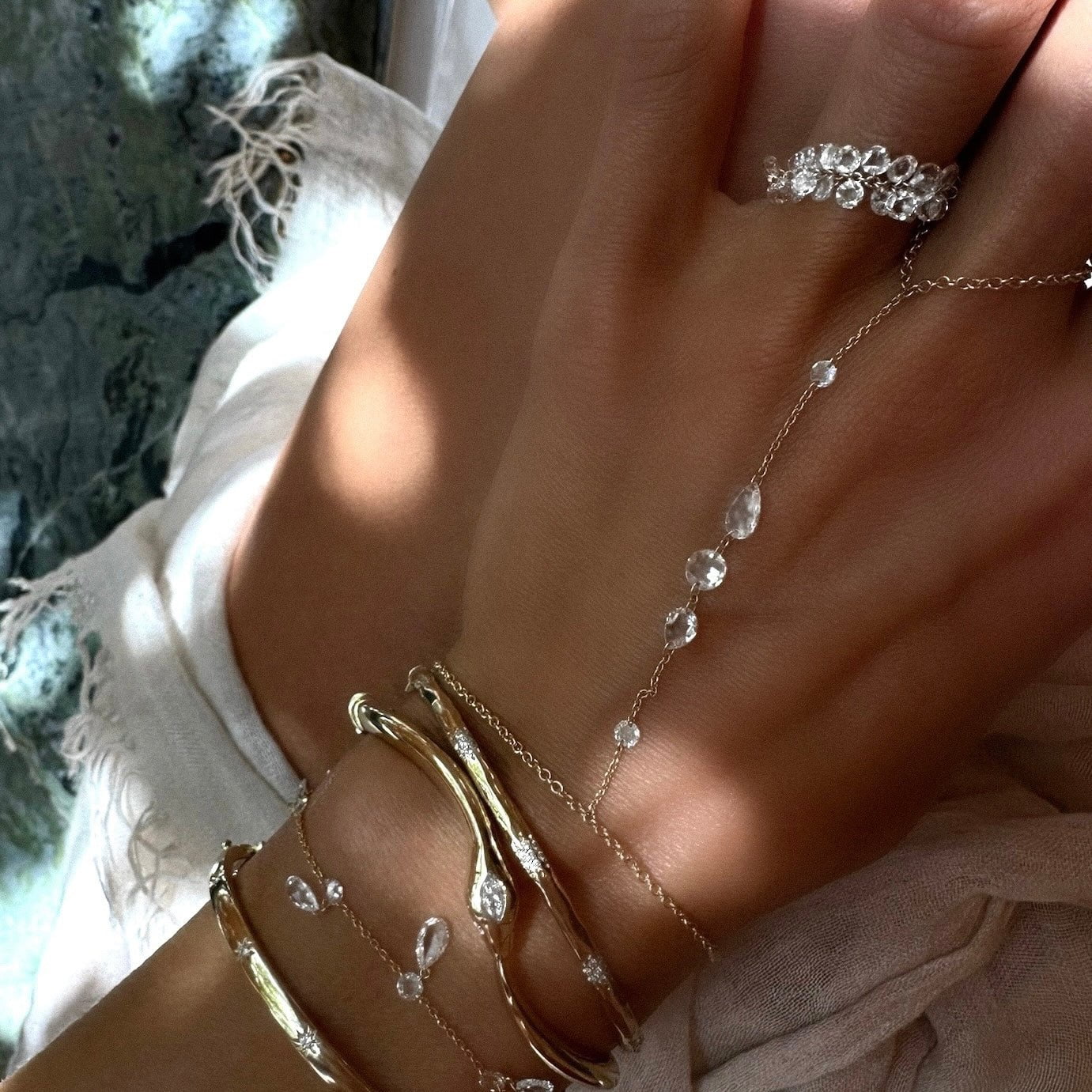 Eau de Rose Cut Iris Diamond Hand Chain, image 4 of 7