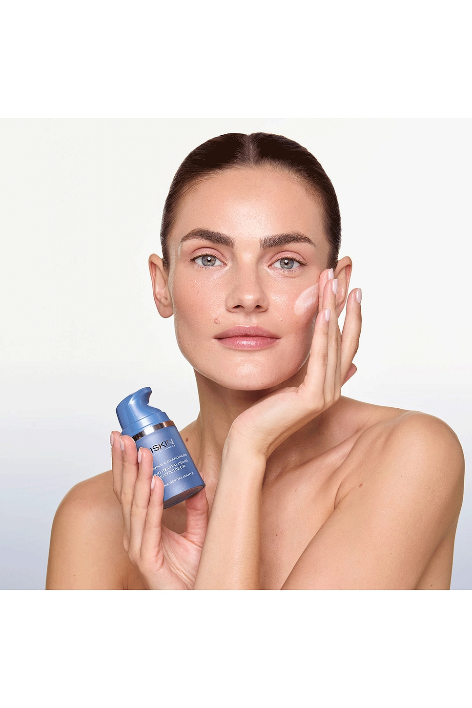 Cryo Revitalizing Moisturizer — Image 4