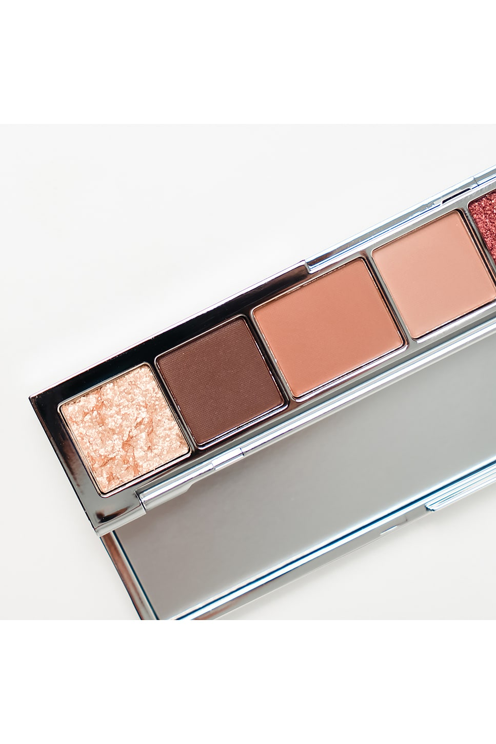 La Mil Sombras Eyeshadow Palette & Dual Ended Brush — Image 6