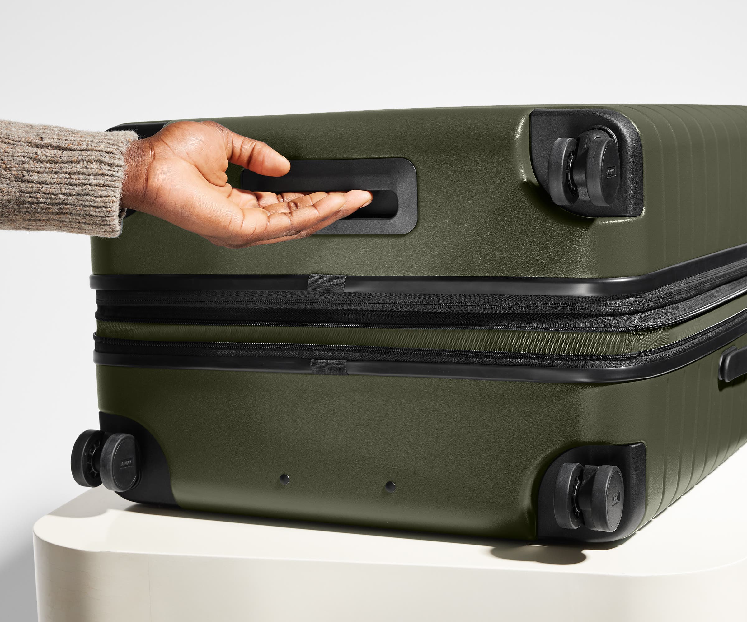The Large Flex in Olive Green, image 5 of 9