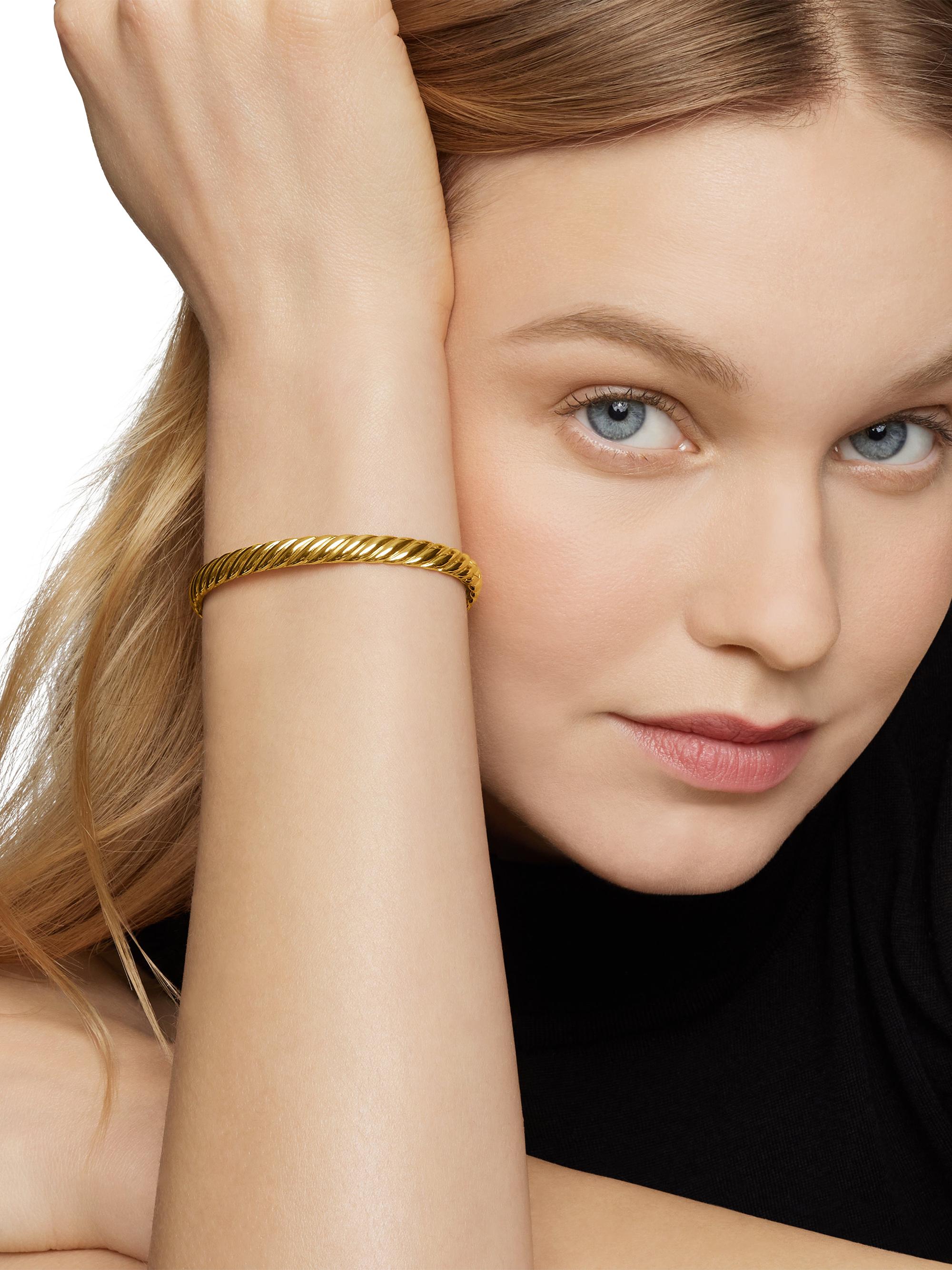 Sculpted Cable Bangle Bracelet in 18K Yellow Gold, image 2 of 7