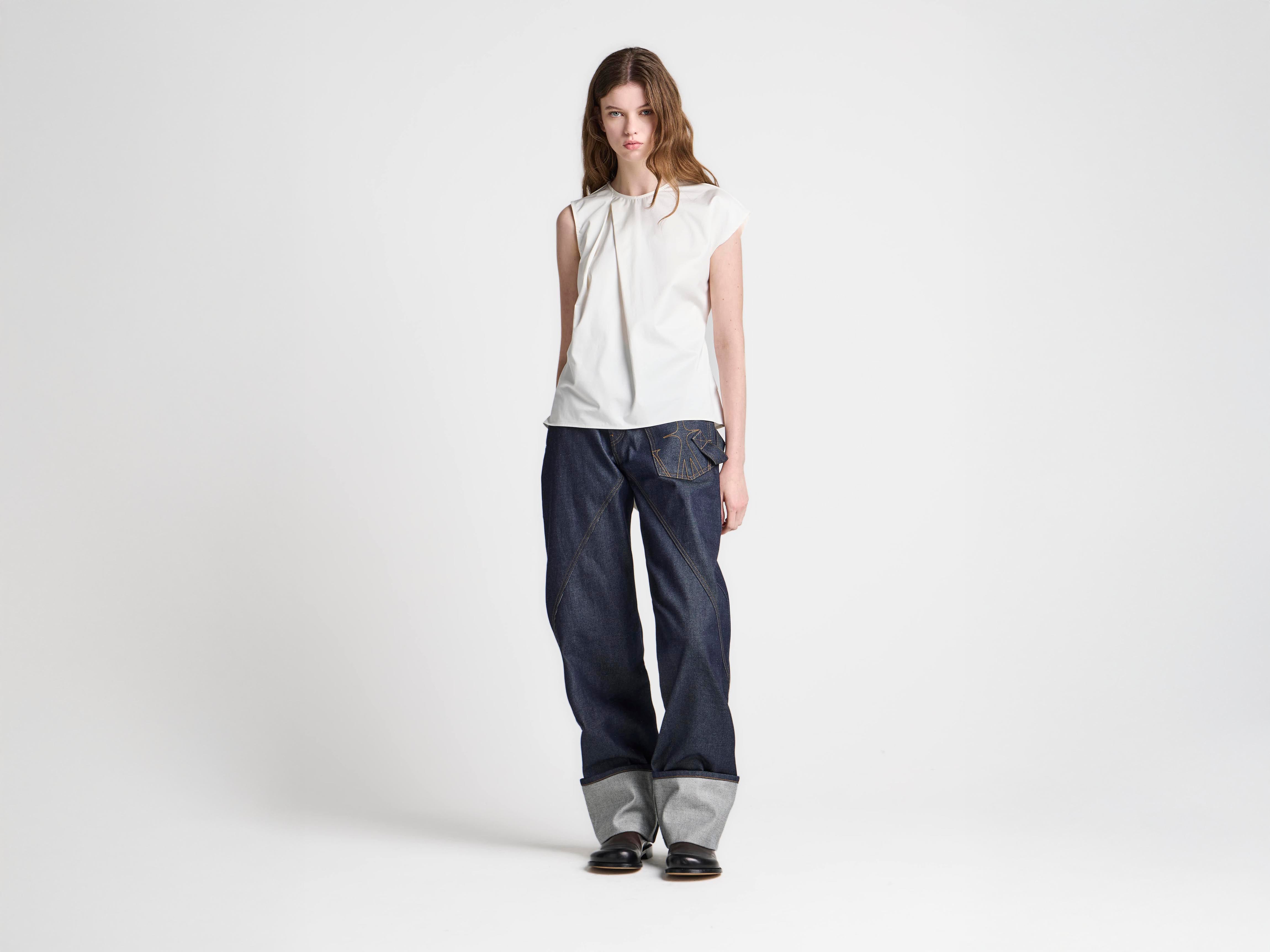 WOMENS SCULPTURAL SLEEVELESS TOP