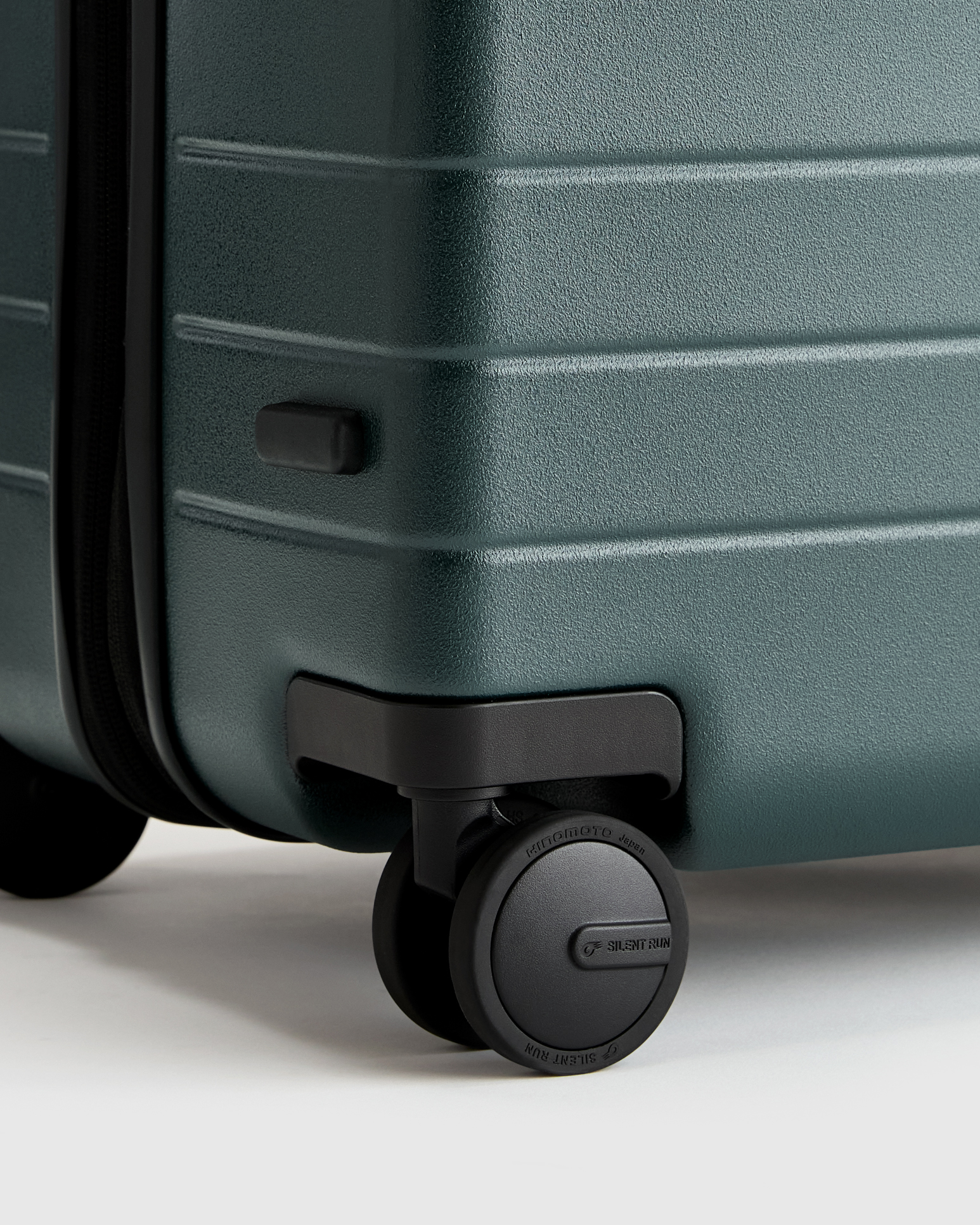 Expandable Large Check-In Suitcase — Image 42