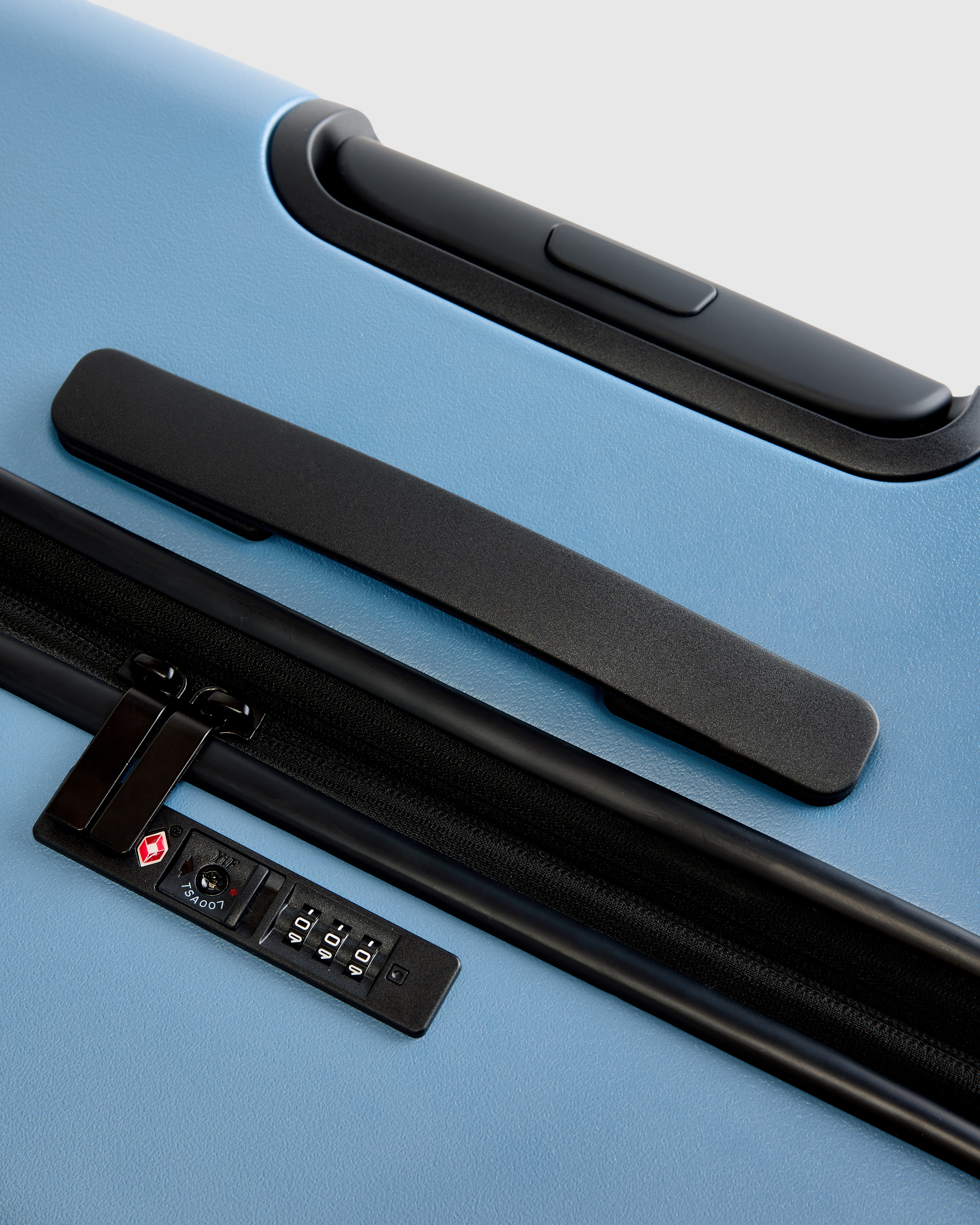 Expandable Large Check-In Suitcase — Image 6