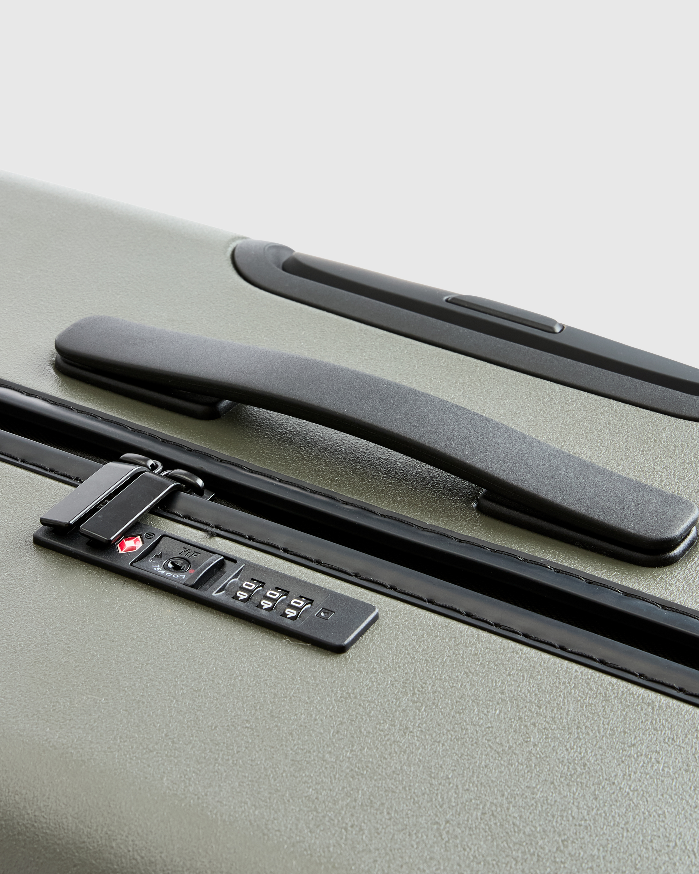 Small Carry-On & Large Check-In Suitcase Set — Image 7