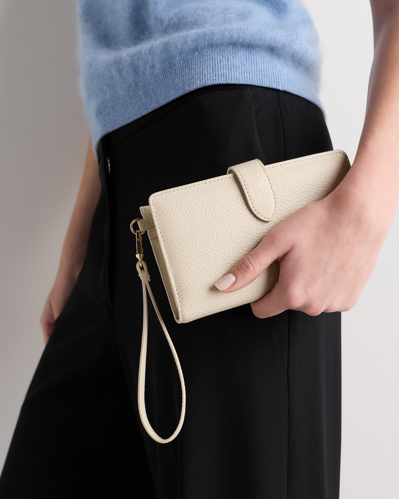 Italian Leather Phone Bi-Fold Wristlet — Image 9