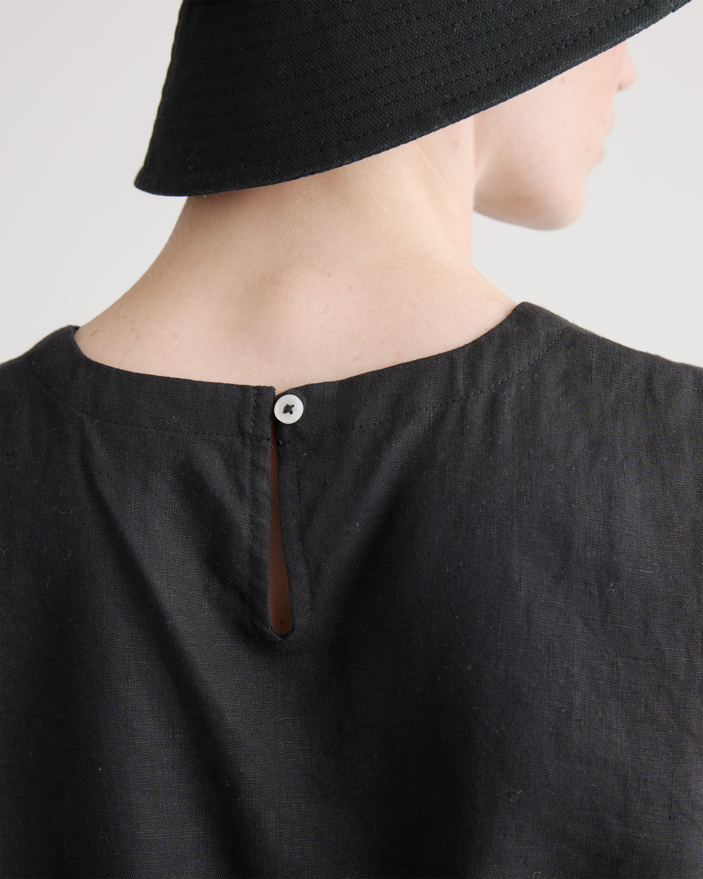100% European Linen Tank — Image 5