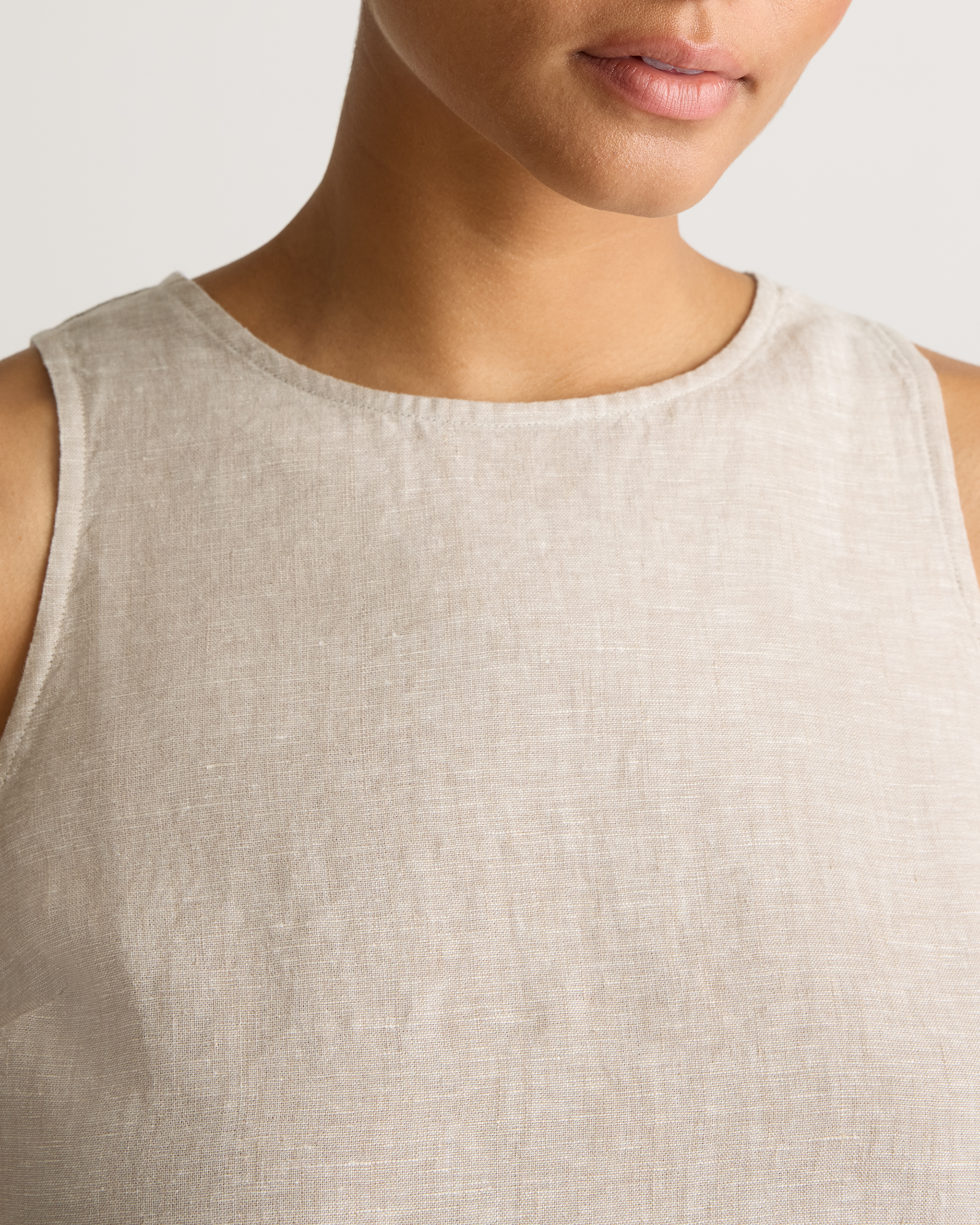 100% European Linen Cropped Tank — Image 4