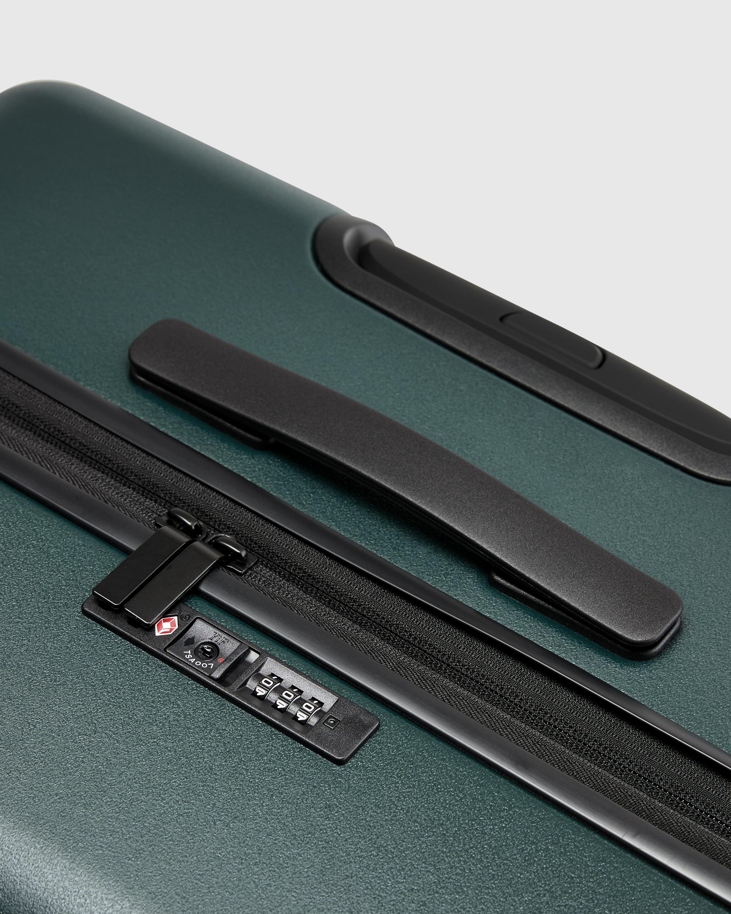 Expandable Large Check-In Suitcase — Image 8