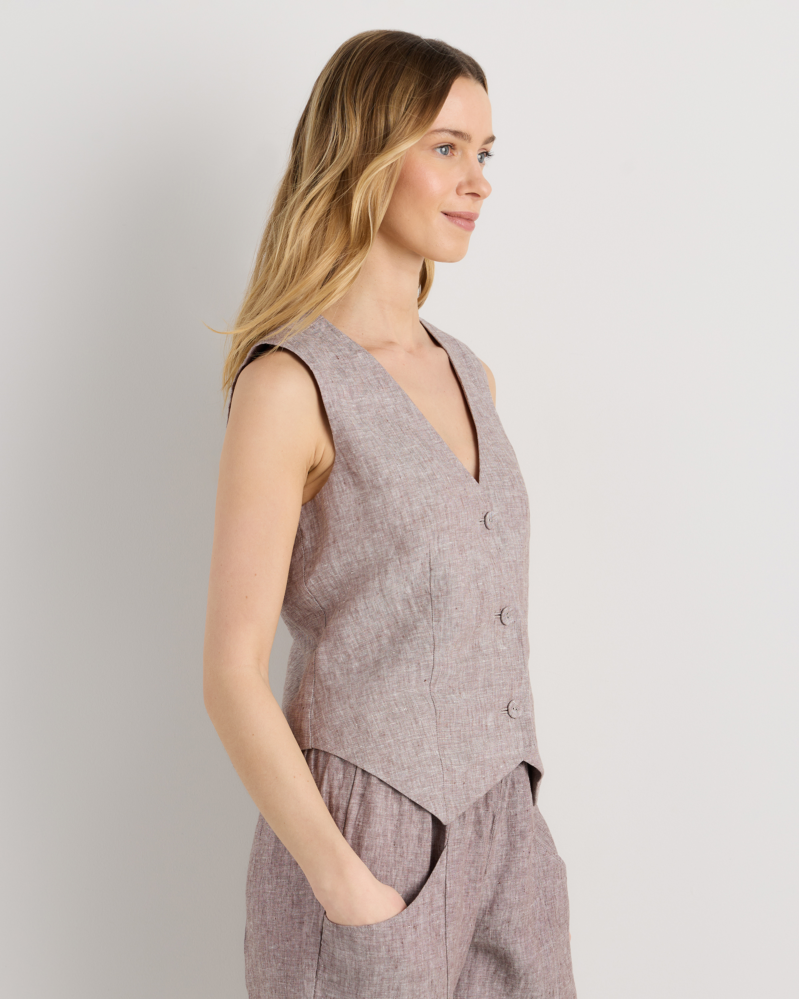 100% European Linen Vest — Image 17