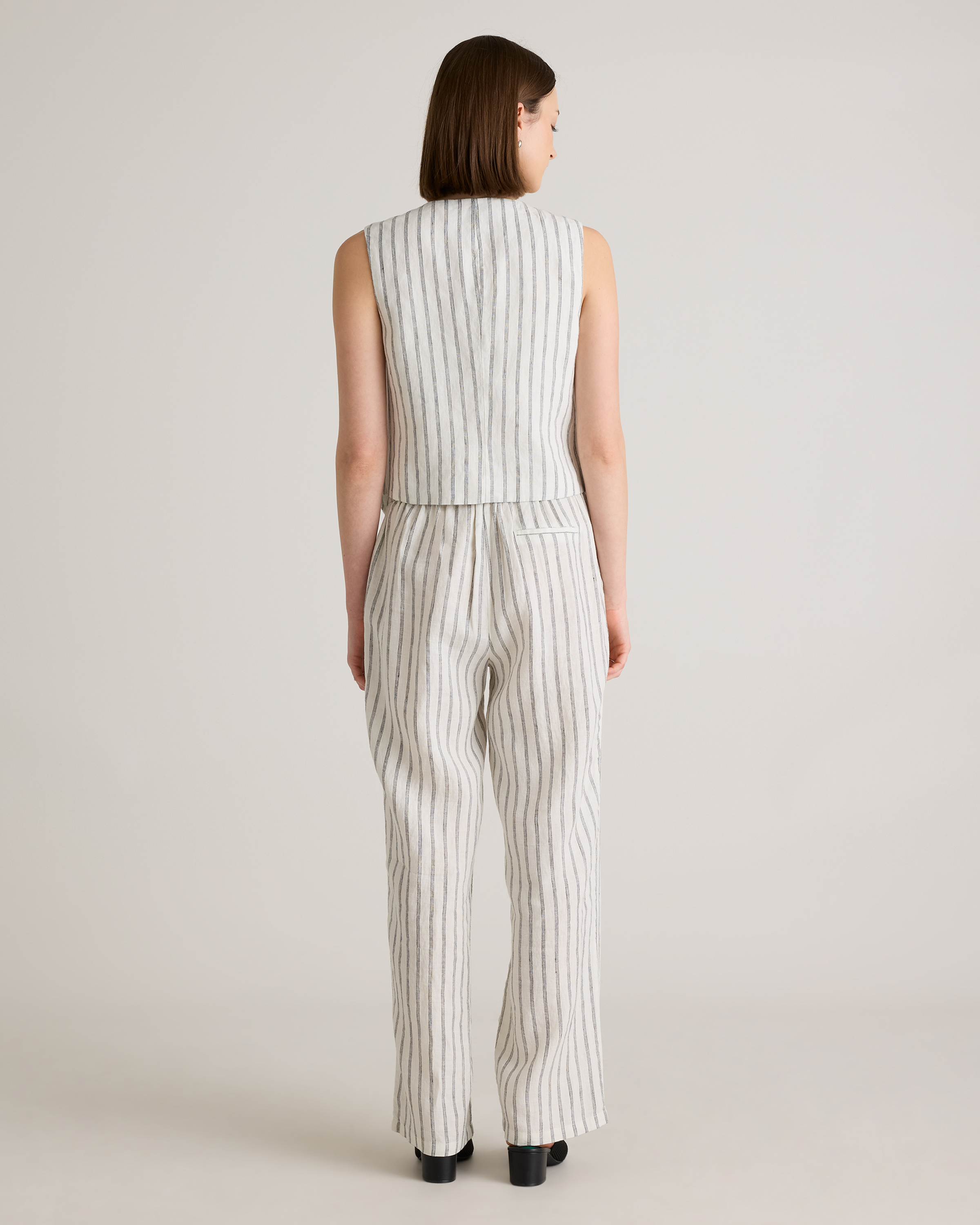 100% European Linen Vest — Image 10