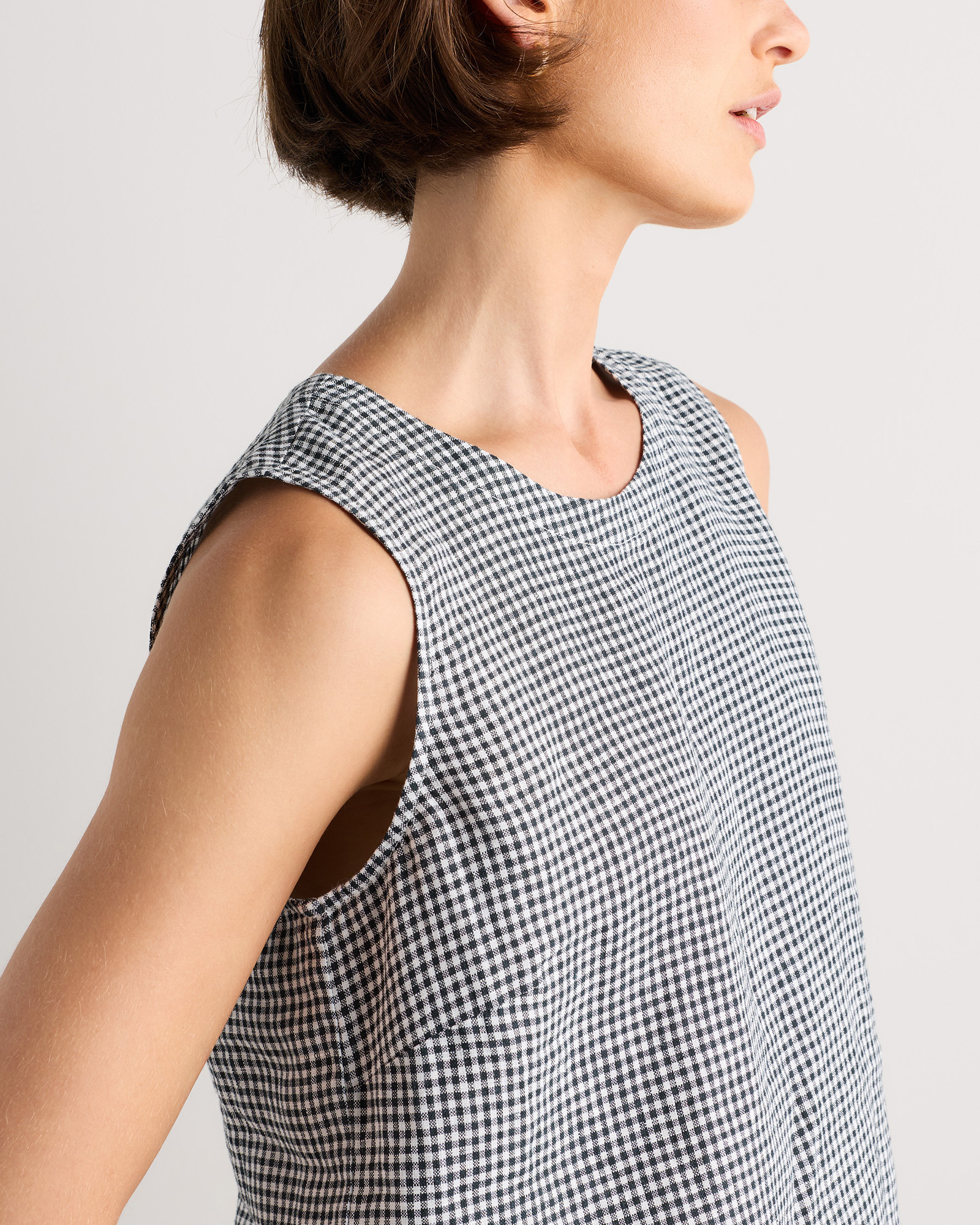 100% European Linen Tank — Image 32