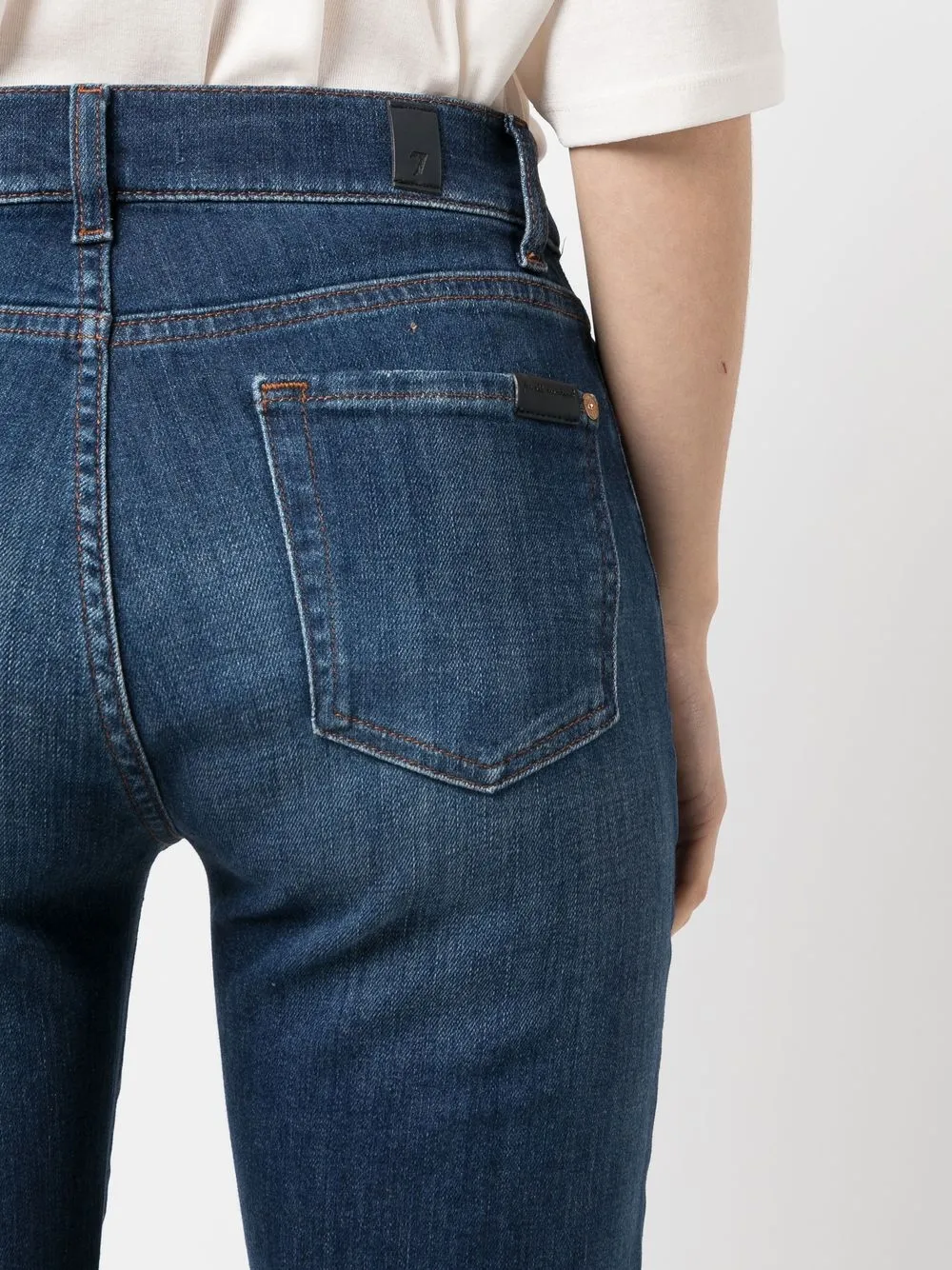 mid-rise cropped jeans — Image 3