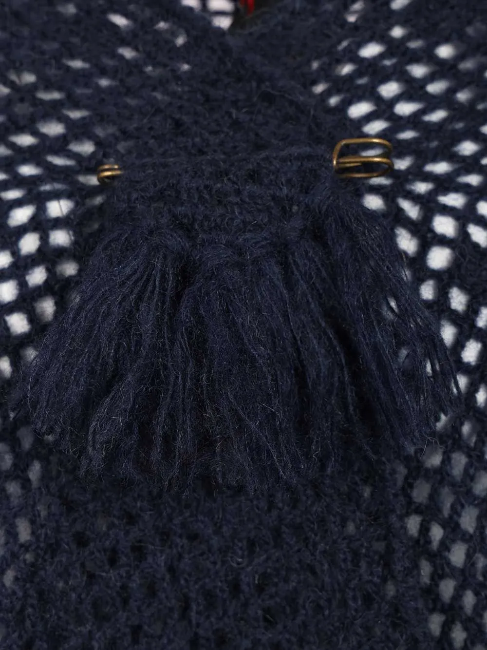 Coperta Peonia fringed crochet scarf — Image 3