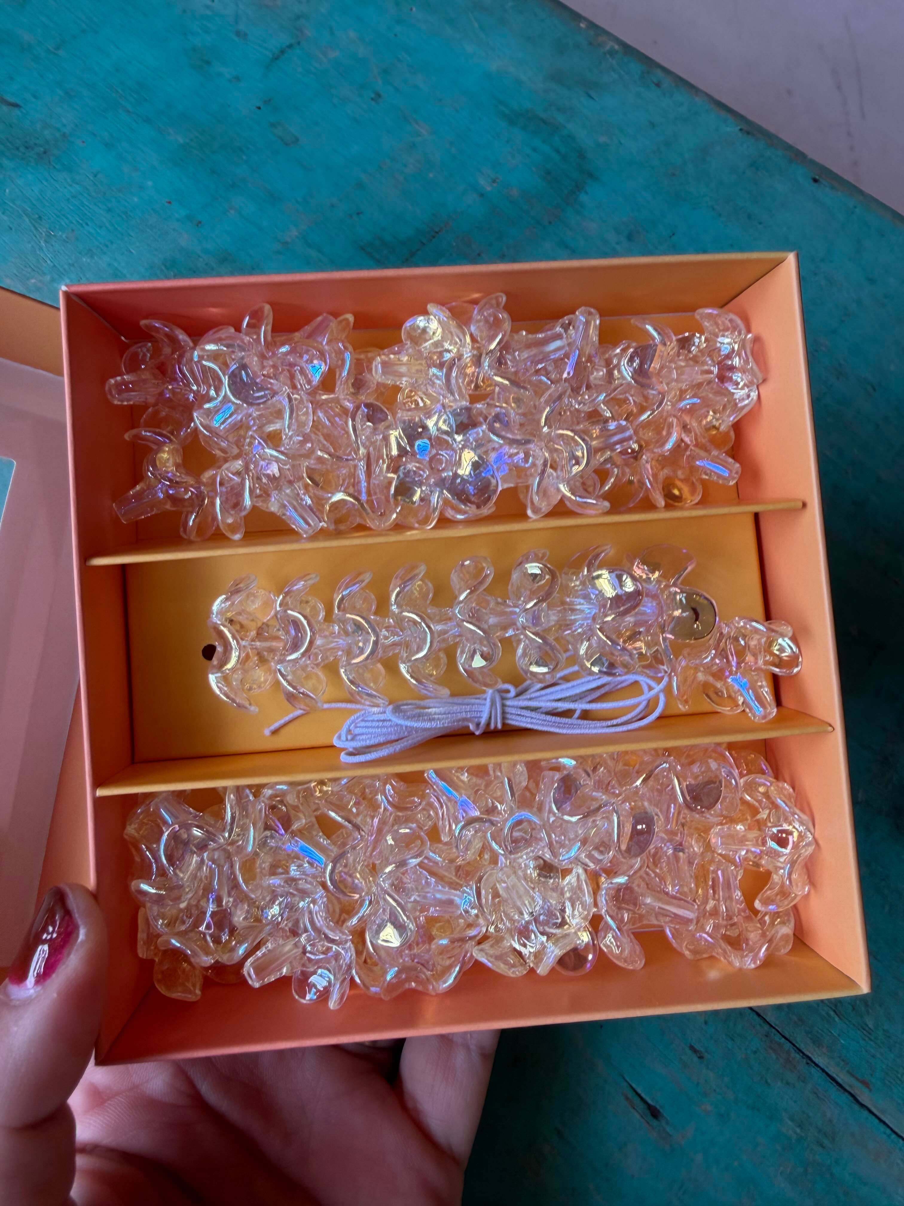 Kailua Beads Puakenikeni lei Kit: Translucent