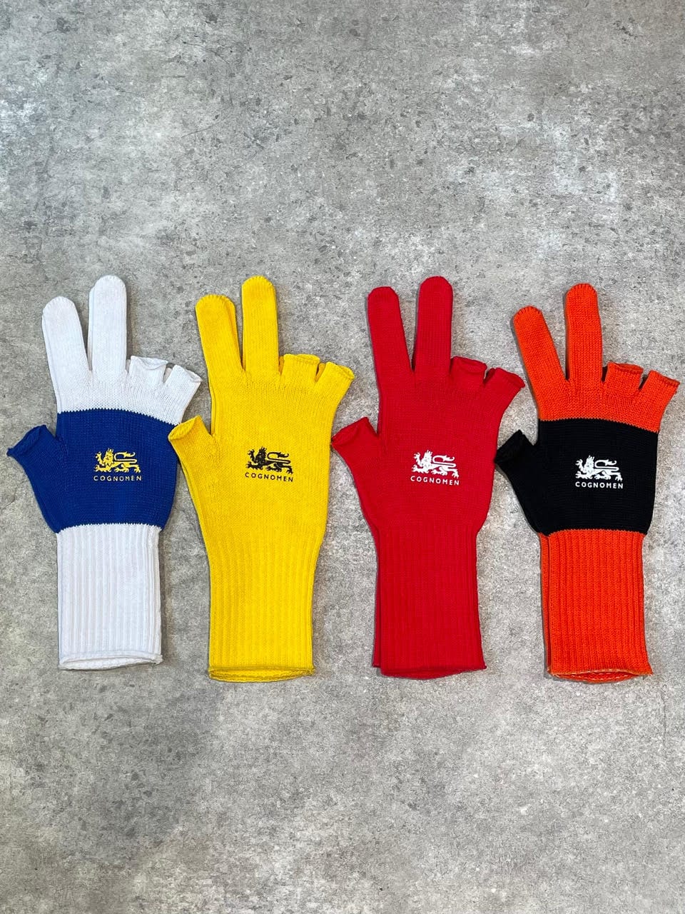 GOALKEEPER PEACE GLOVES