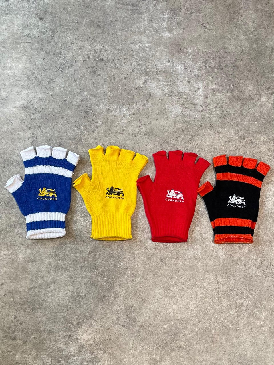 GOALKEEPER GLOVES