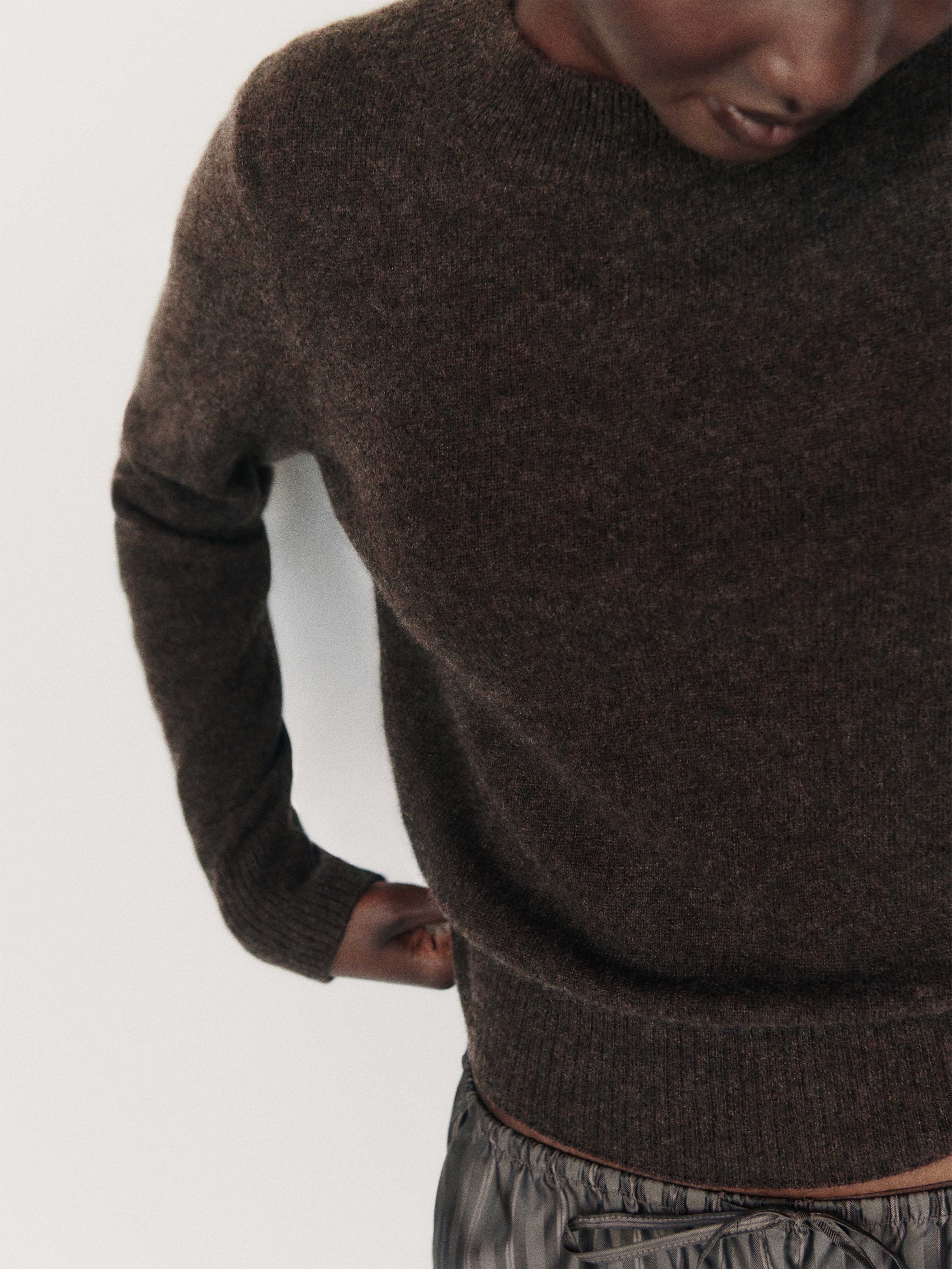 Nikki Cashmere Crew, image 4 of 7